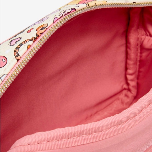 Disney Loungefly Winnie the Pooh Hearts Camera Crossbody Bag - Picture 8 of 8